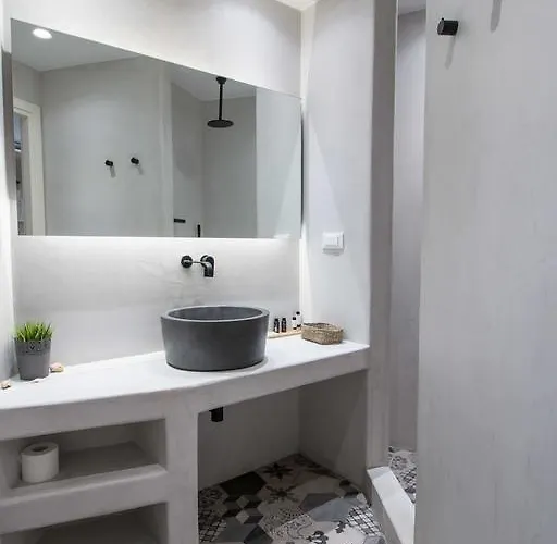 Thomais * Naxos City