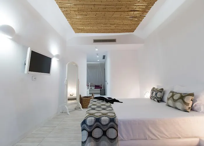 Апартаменты Thomais Studios